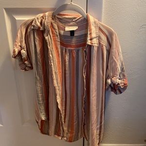 Button up super beachy top <3